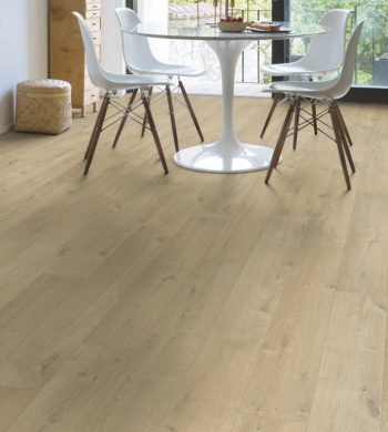 Parquet stratifié à Roanne avec Agencement Rauber, vendeur de sol parquet et vinyle